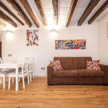 Casa Di Castello بيت للعطل كالياري